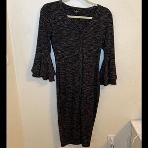 Lulu’s Knit Button Fri t Bell Sleeve MIDI Dress.